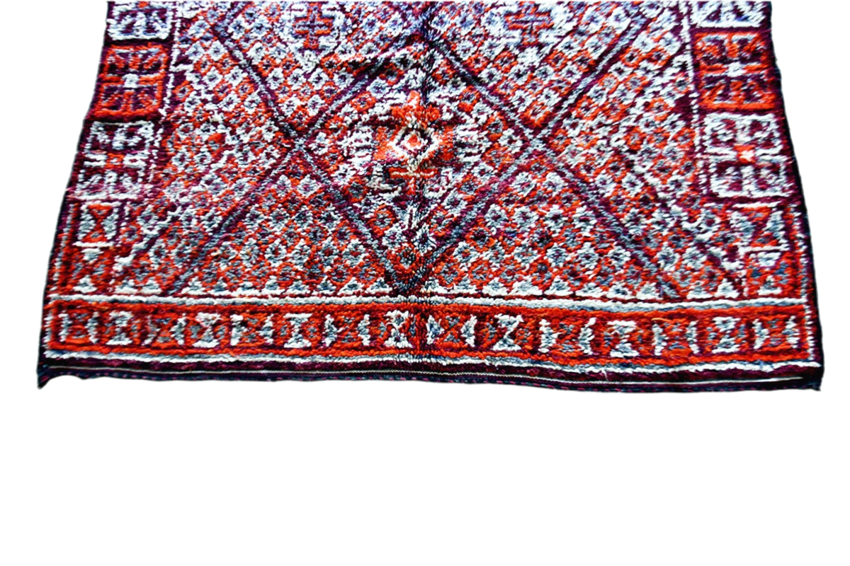 Beni Mguild Zayane vintage moroccan rug top