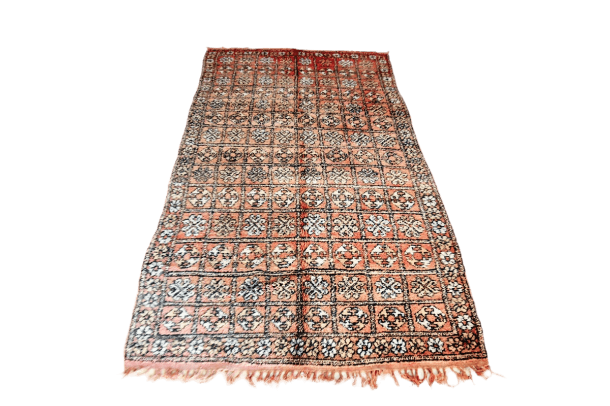 Blush symethrical vintage zemmour moroccan rug front
