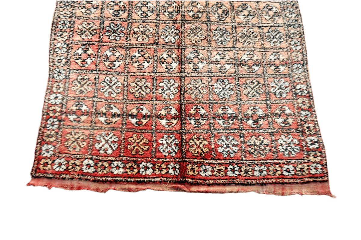 Blush symethrical vintage zemmour moroccan rug top
