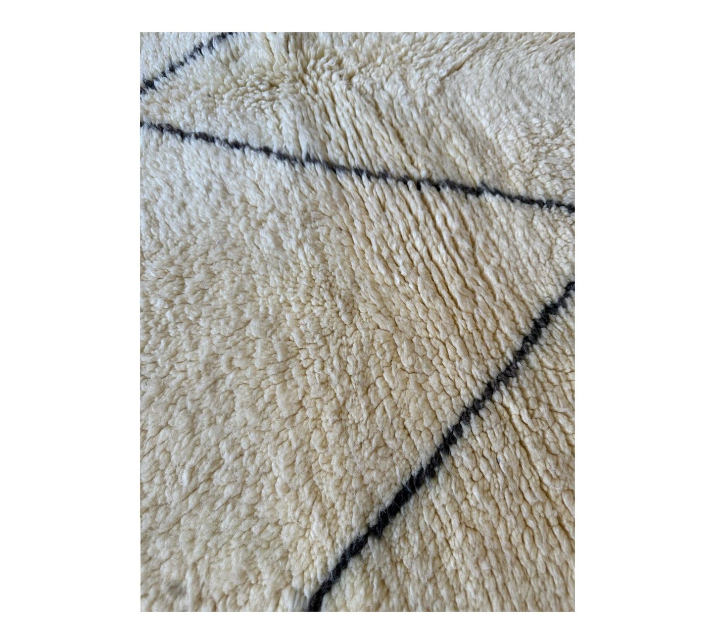 Diamond plush beni ourain rug close up