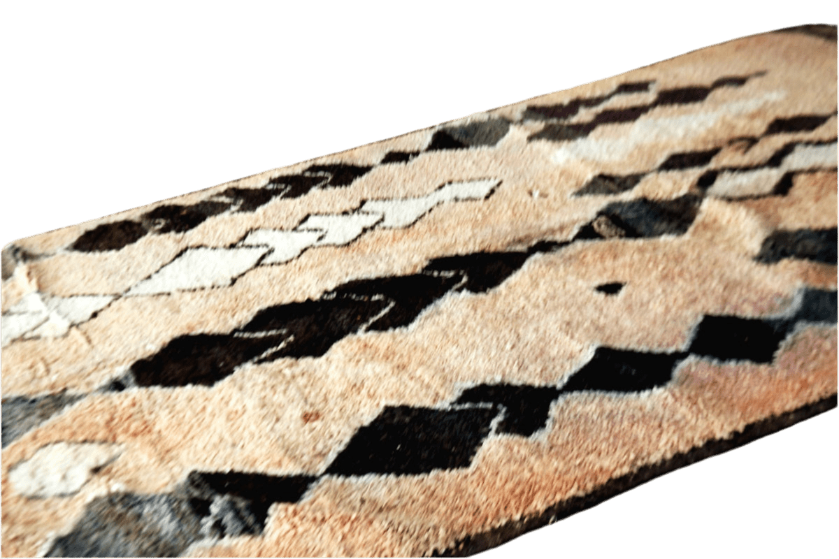 Peach black abstract moroccan Boujaad rug vintage sideshot