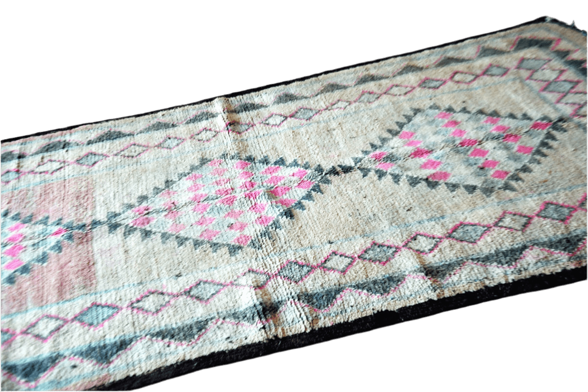 Pink beige vintage moroccan boujaad rug side shot