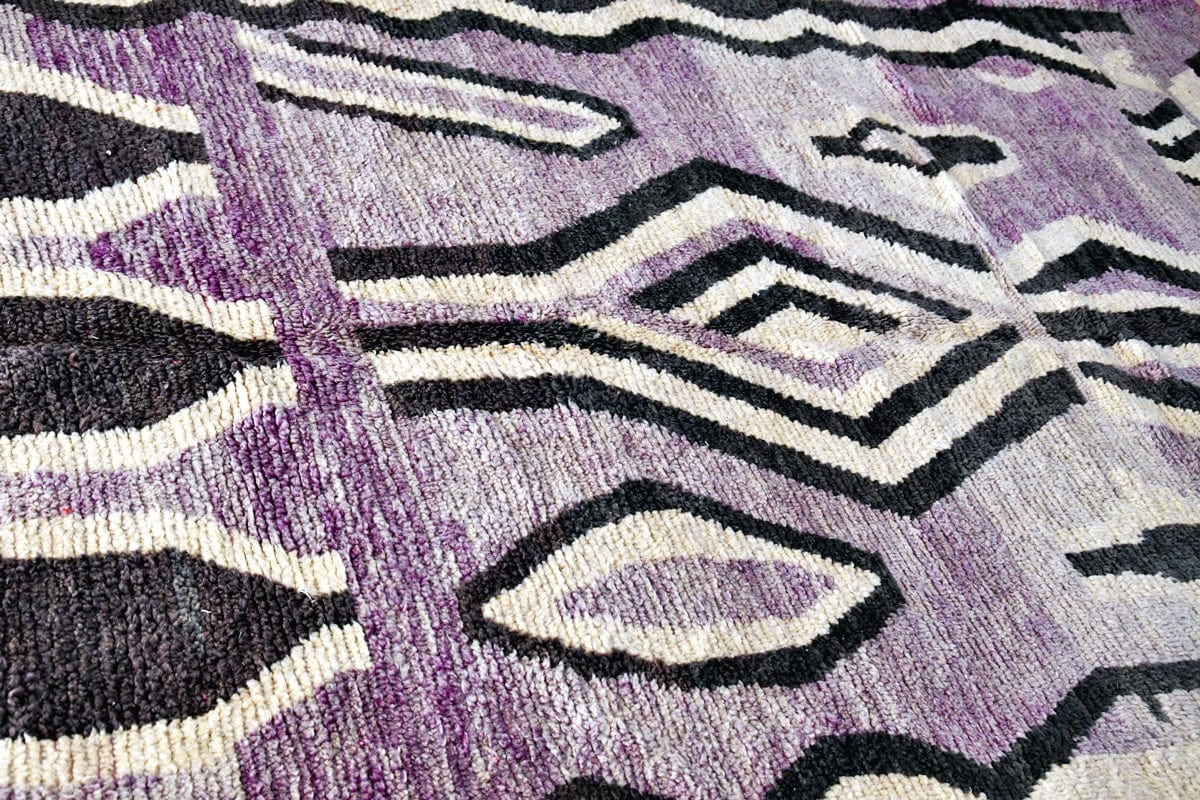 Purple black abstract moroccan Boujaad rug side