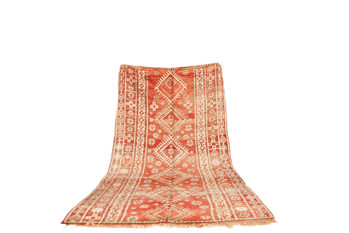 Red symethrical moroccan vintage zemmour rugs standing