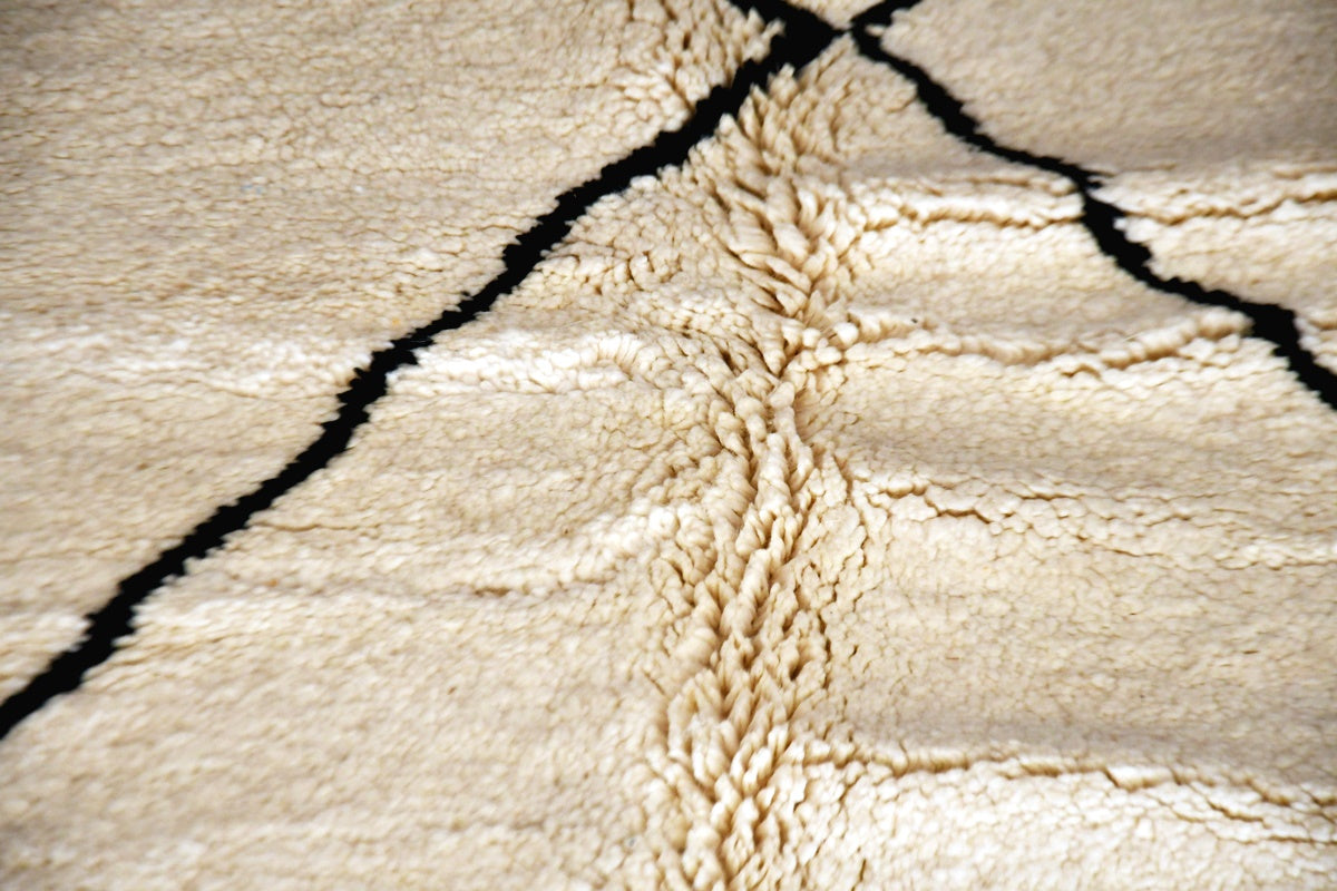 White black moroccan beni mrirt rug close