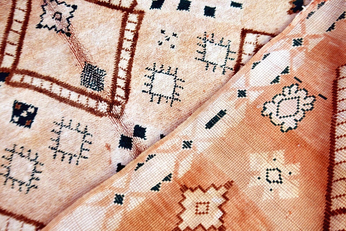 back earthy Moroccan zemmour vintage rug