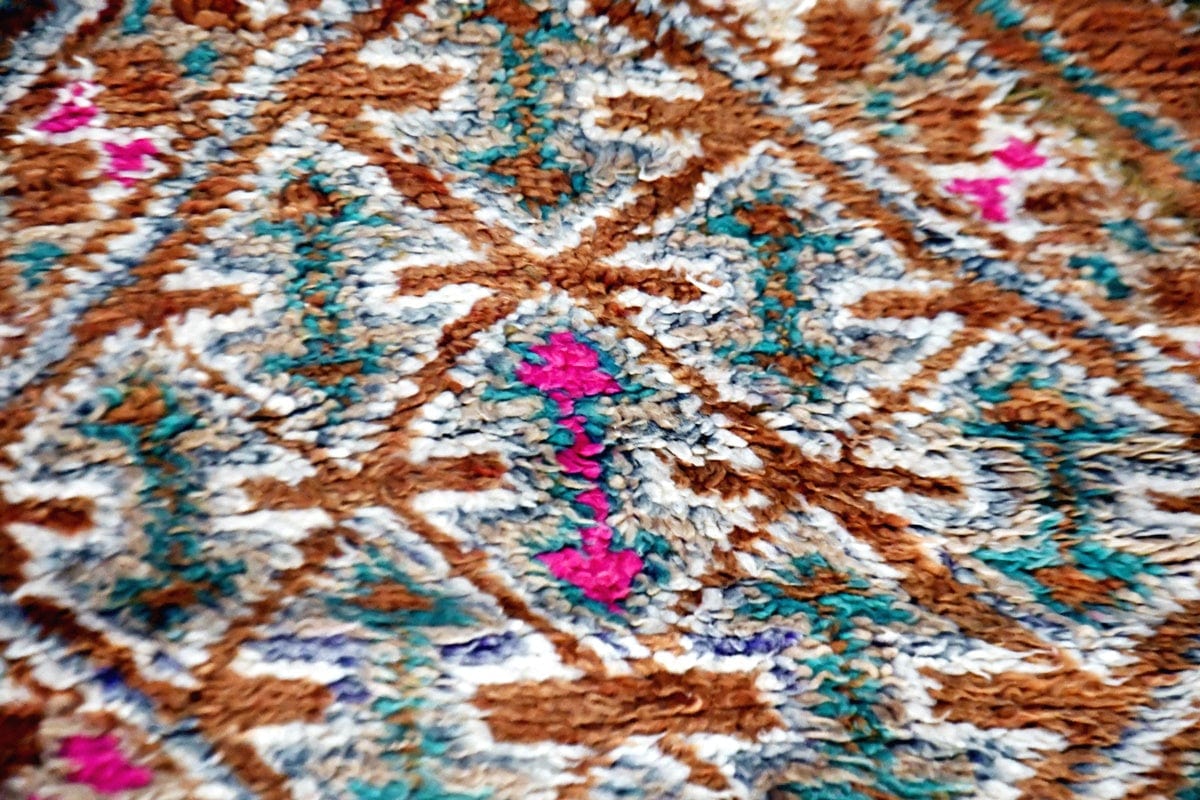 close up paster zemmour rug