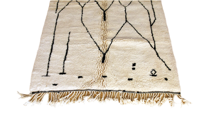 Beni Mrirt white black moroccan rug bottom