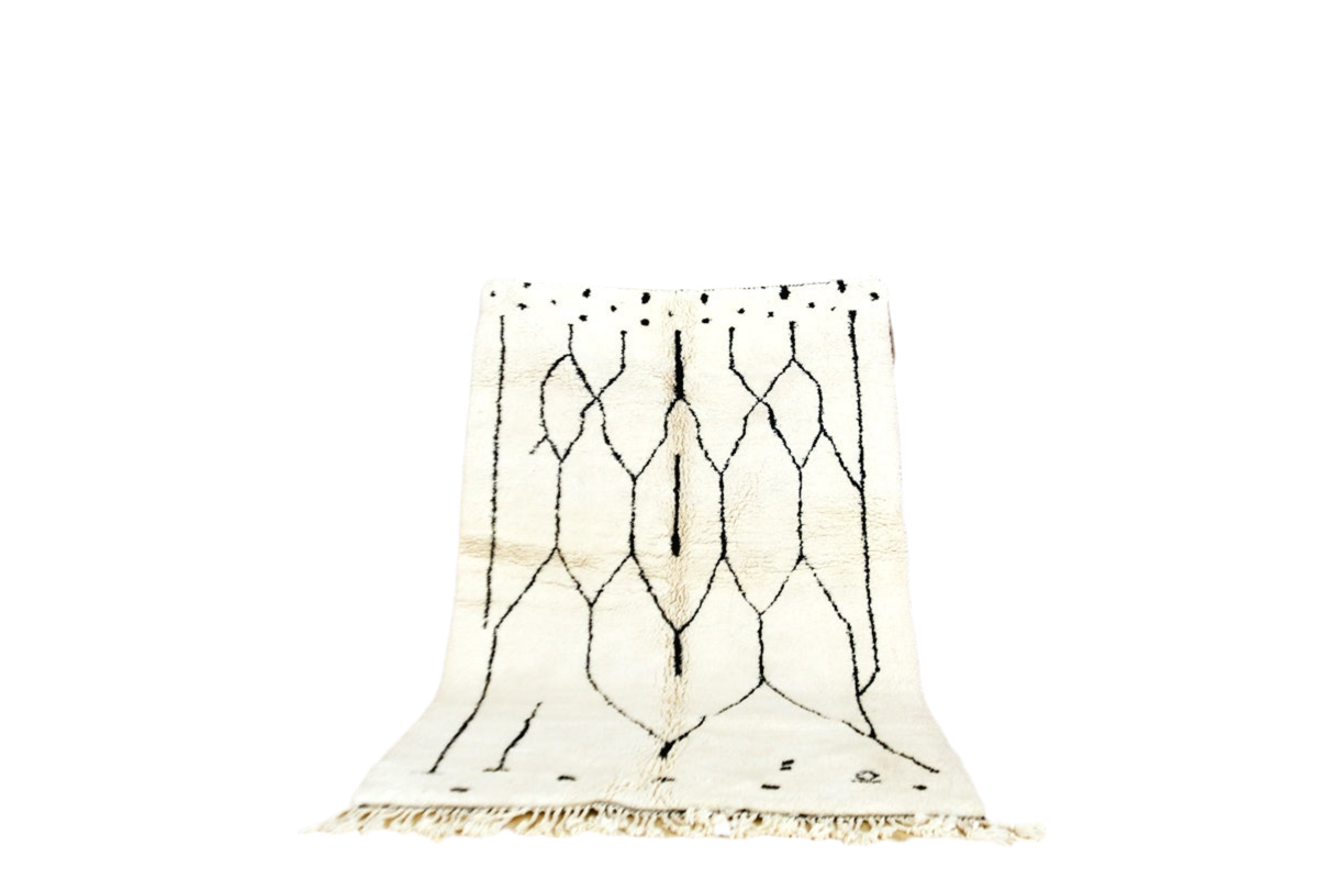Beni Mrirt white black moroccan rug standing