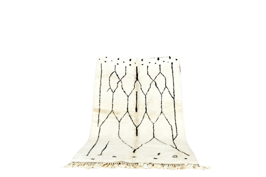 Beni Mrirt white black moroccan rug standing