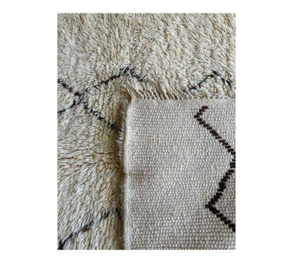 Beni ourain rug top shot plush pile back