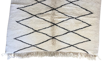 Beni ourain tight diamond white black rug bottom tassels