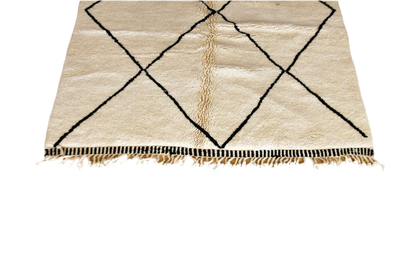 Blach white diamond beni mrirt carpet fringe