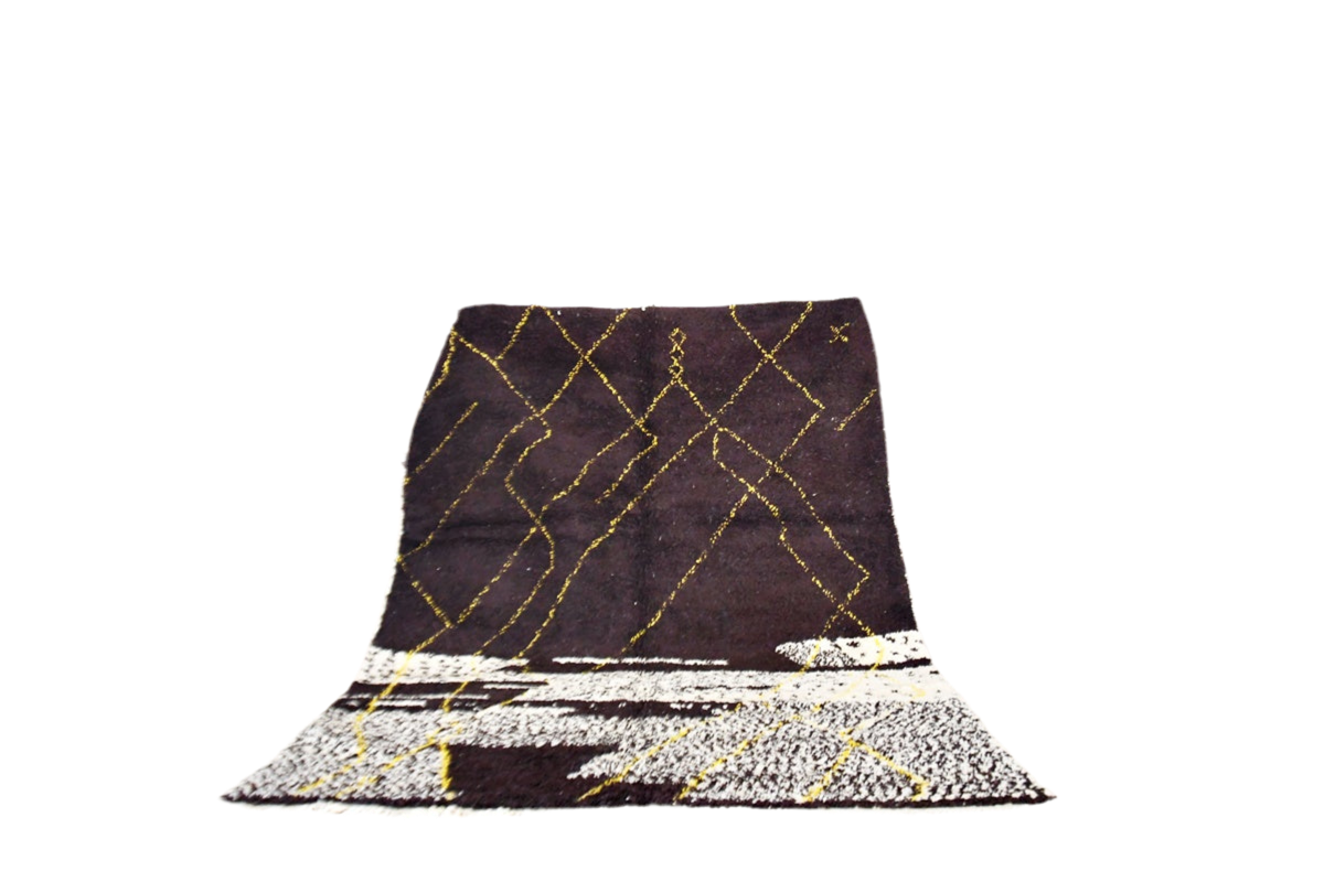 Black cream yallow abstract beni mrirt rug morocco standing