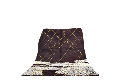 Black cream yallow abstract beni mrirt rug morocco standing