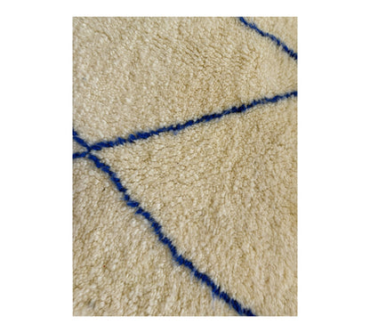 Blue & white Beni Ourain Moroccan rug mediterranean close up