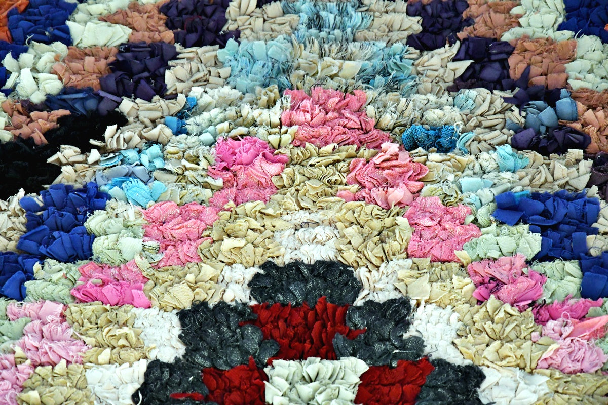 Boucherouite blue pink rug close 