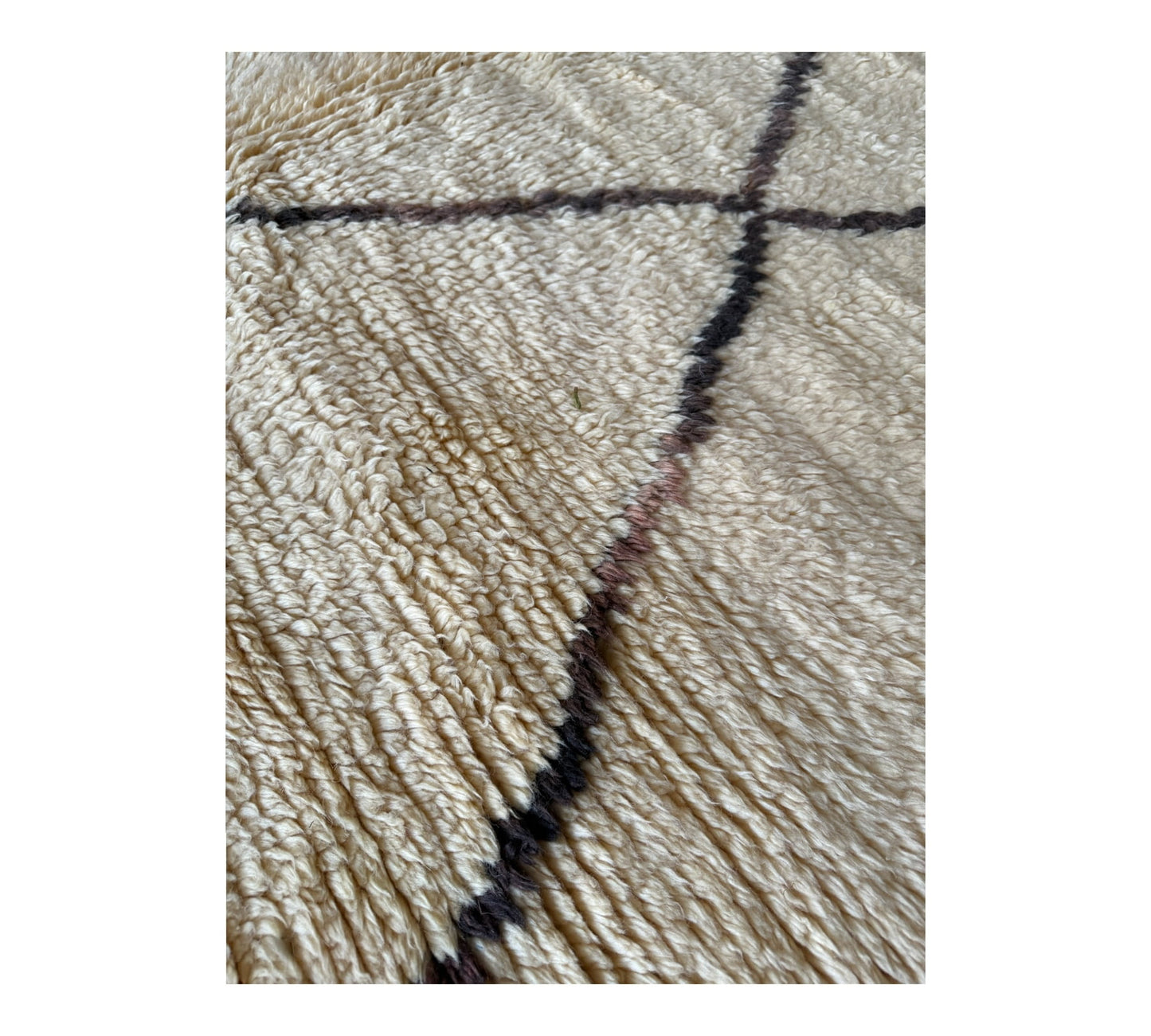 Cream & Black long beni ourain rug Morocco close up