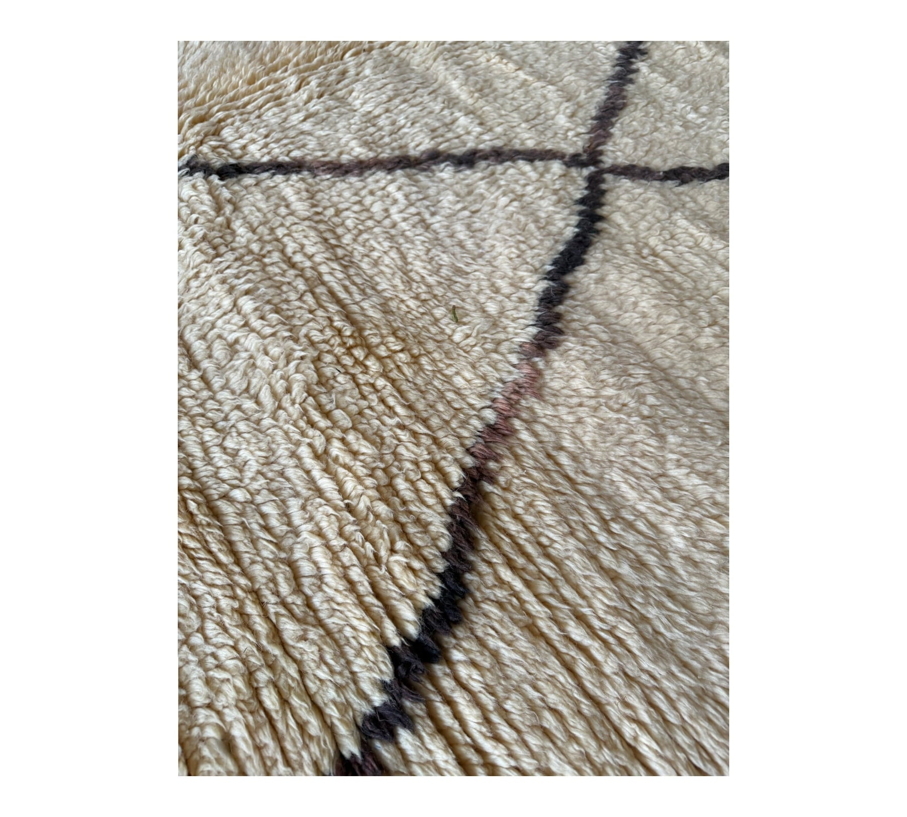 Cream & Black long beni ourain rug Morocco close up