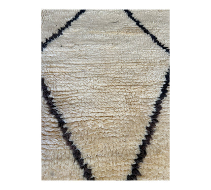 Cream & Black long beni ourain rug Morocco close up 2