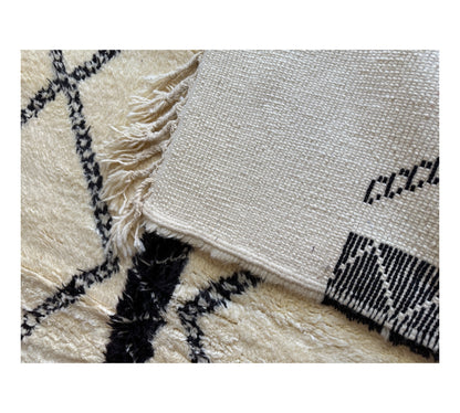 Double diamond beni ourain rug back close up