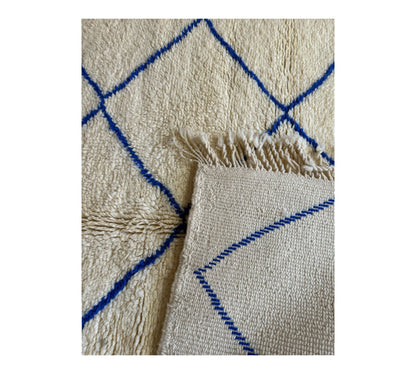 Mediteranean Beni ourain white blue rug back close up