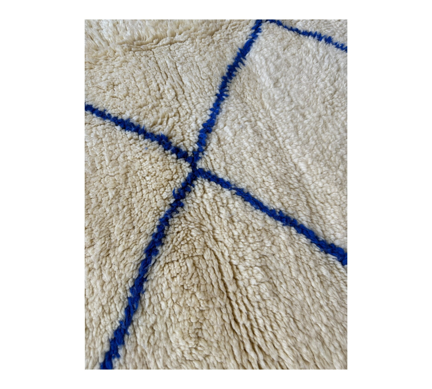 Mediteranean Beni ourain white blue rug top closeup