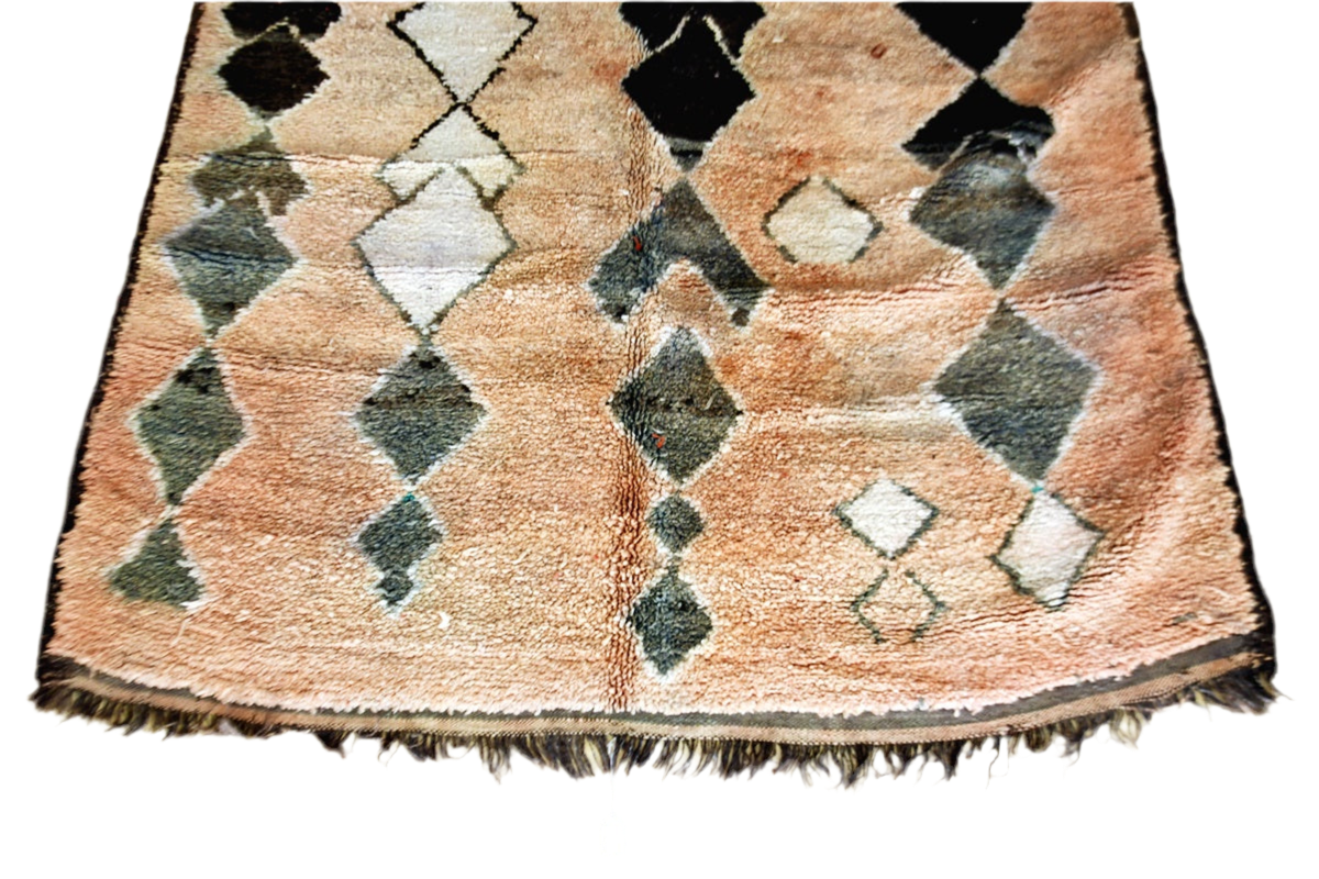 Peach black abstract moroccan Boujaad rug vintage bottom