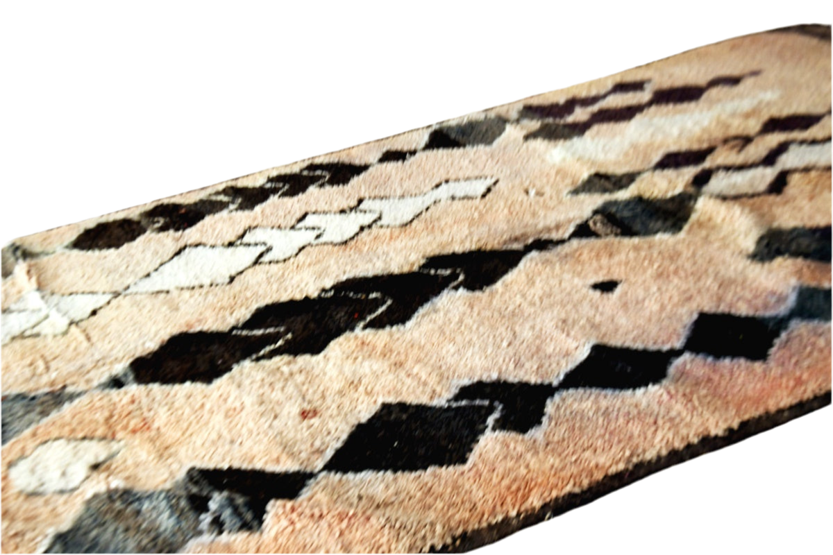 Peach black abstract moroccan Boujaad rug vintage sideshot