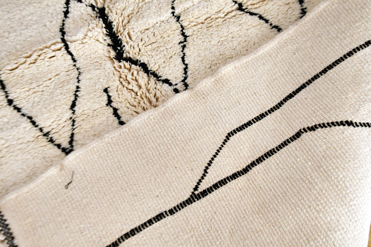 White black moroccan beni mrirt rug back