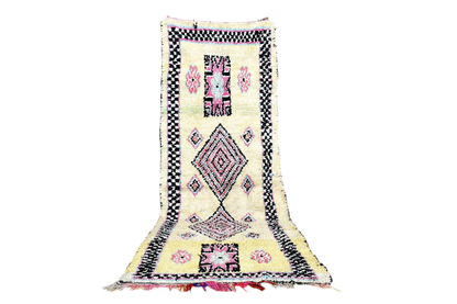 Yellow boucherouite rug standing