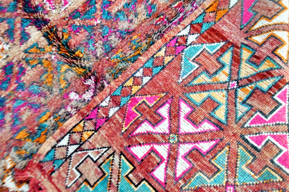 back zemmour vibrant vintage rug