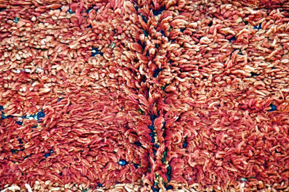 close up Chevron back beni mguild vintage rug