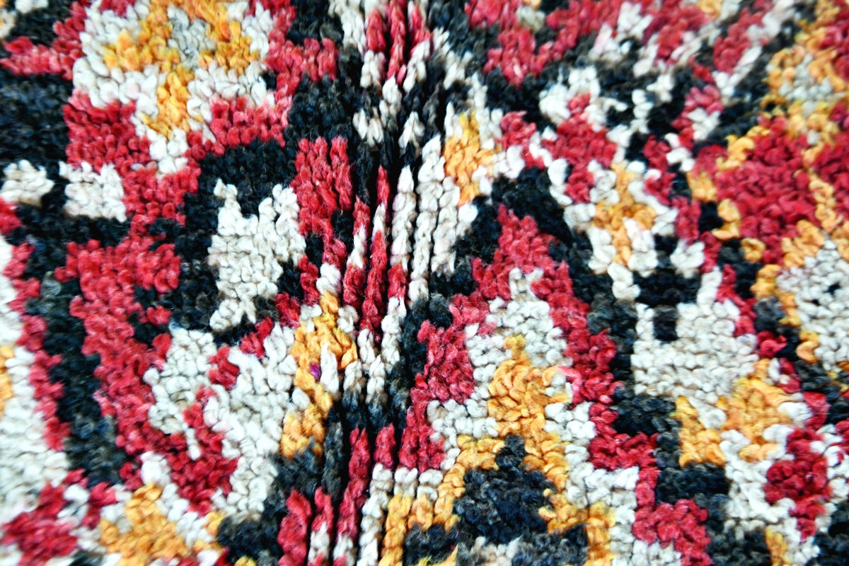 close up antiq beni mguild rug 