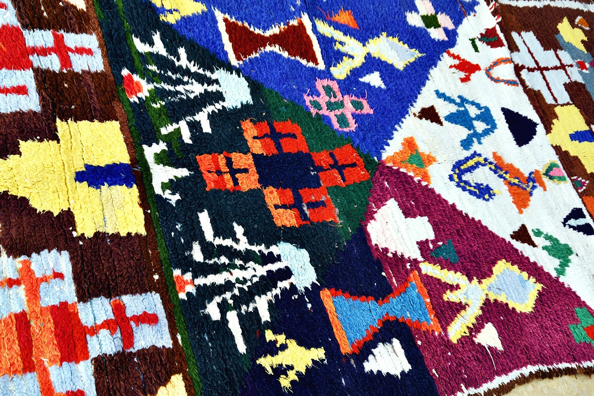 side Boucherouite vintage rug 