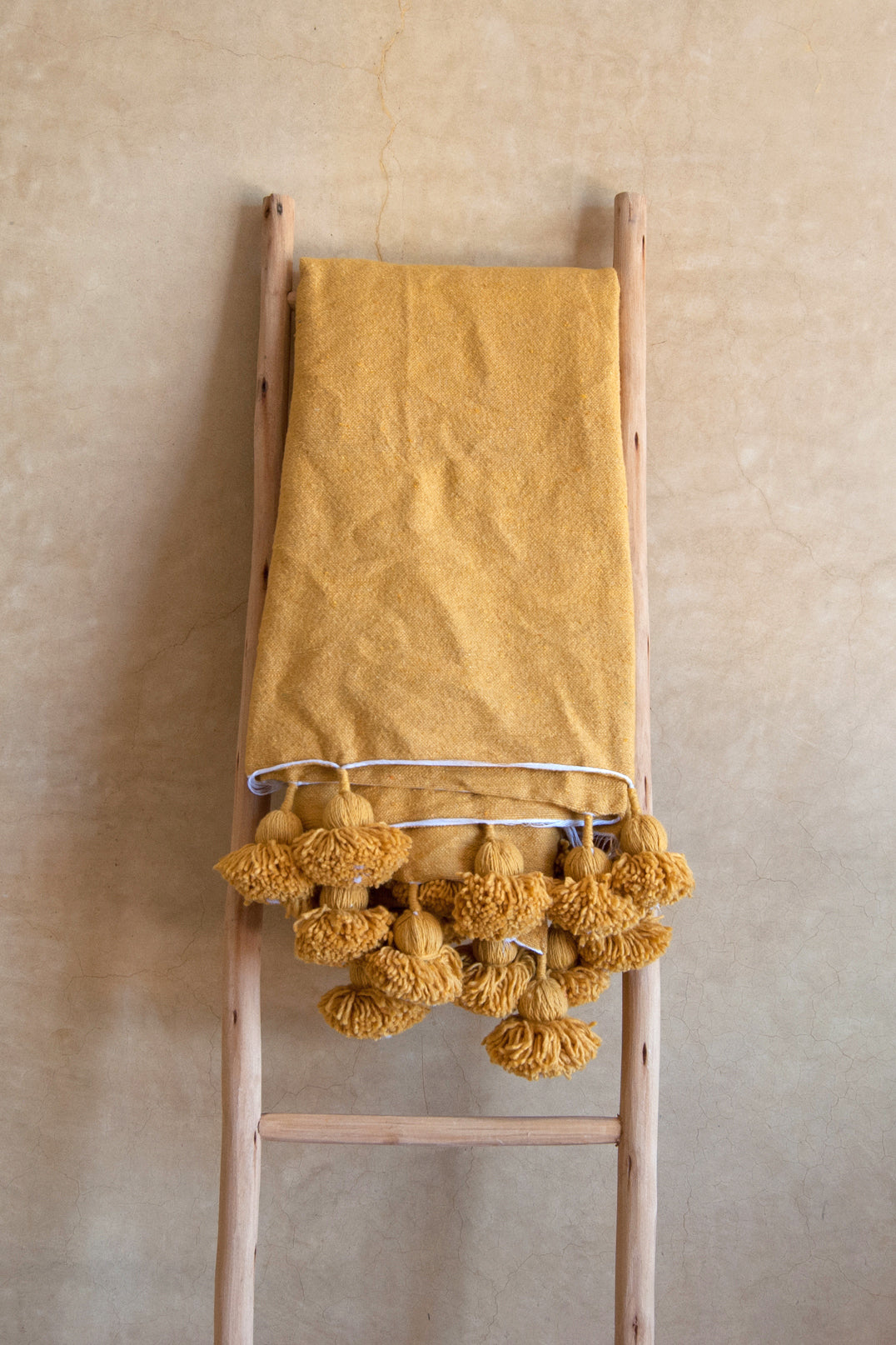 MUSTARD_POM_POM_BEDSPREAD