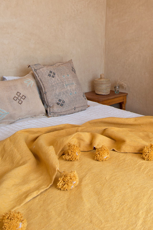MUSTARD_POM_POM_BEDSPREAD_LS_3