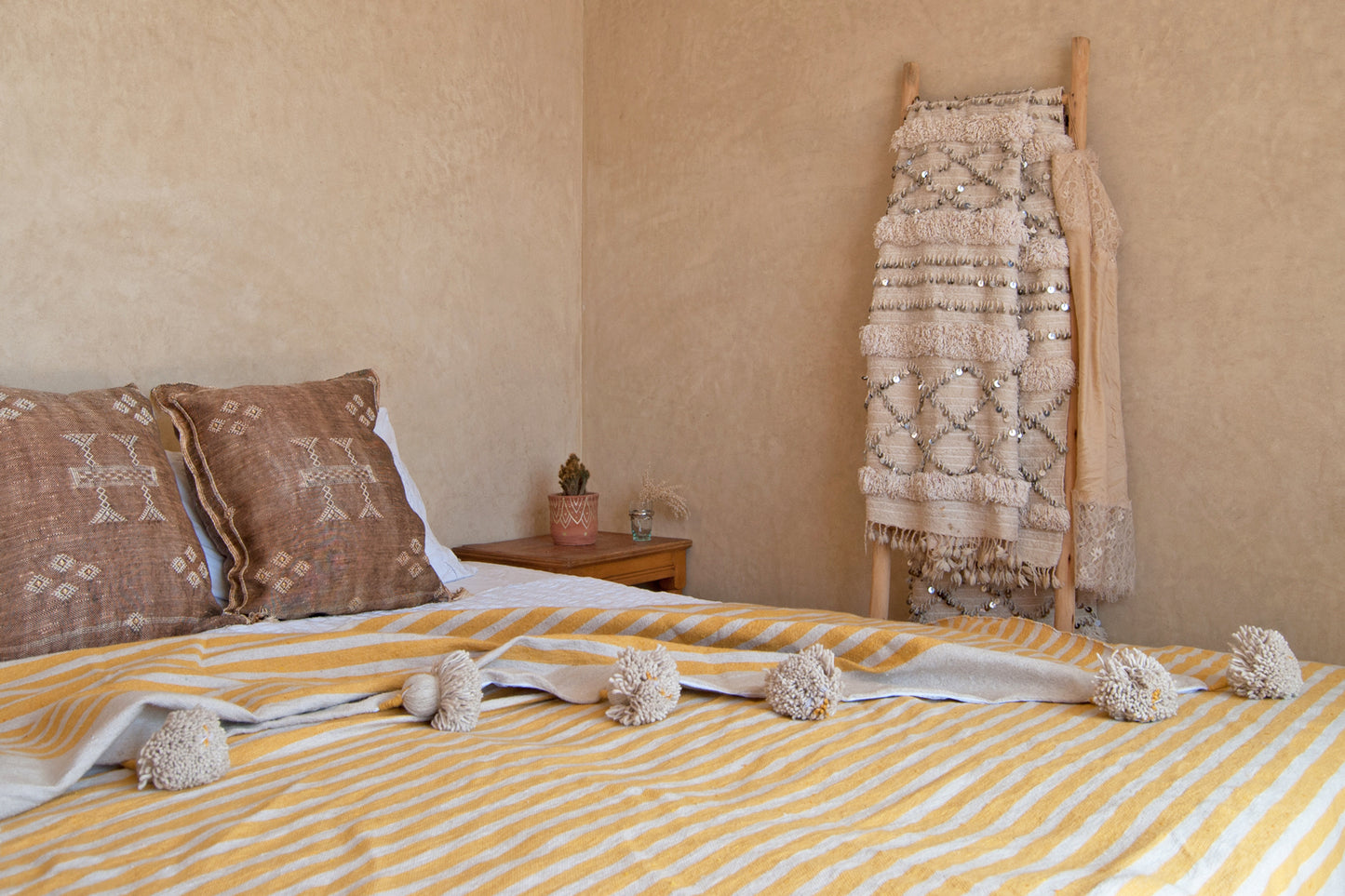STONE_MUSTARD_POM_POM_BEDSPREAD_LS_2