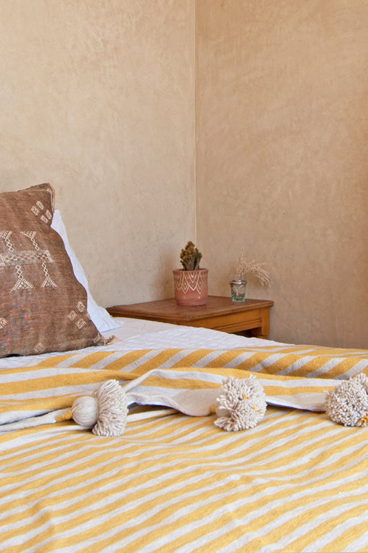 STONE_MUSTARD_POM_POM_BEDSPREAD_LS_V